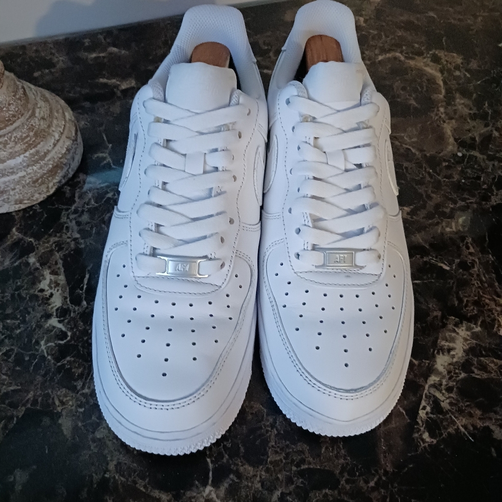 Nike Air Force 1 07 Streetwear/Lifestyle Shoes Size 7.5 Men/9 Women - Picture 7 of 11